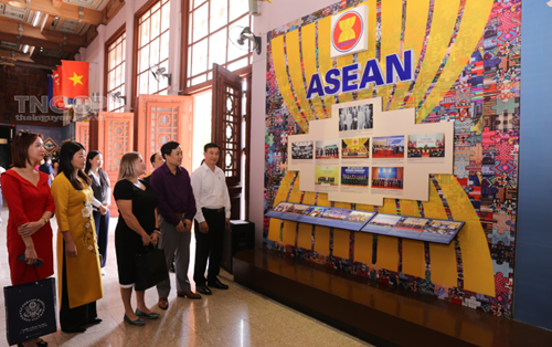 Khai mạc Trưng bày chuyên đề “ Sắc màu ASEAN” và “Các di sản Việt Nam do Quỹ Bảo tồn văn hóa của Đại sứ quán Hoa Kỳ hỗ trợ bảo tồn”
